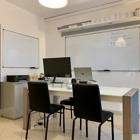 Bed & Office Bed & Breakfast 3*